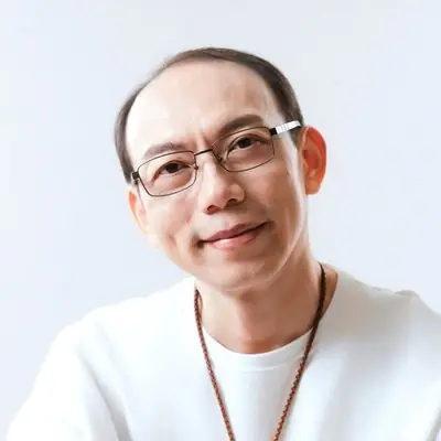 King 老師（鍾瓚君），希塔好好玩共同創辦人，希塔療癒（ThetaHealing®）大師認證導師